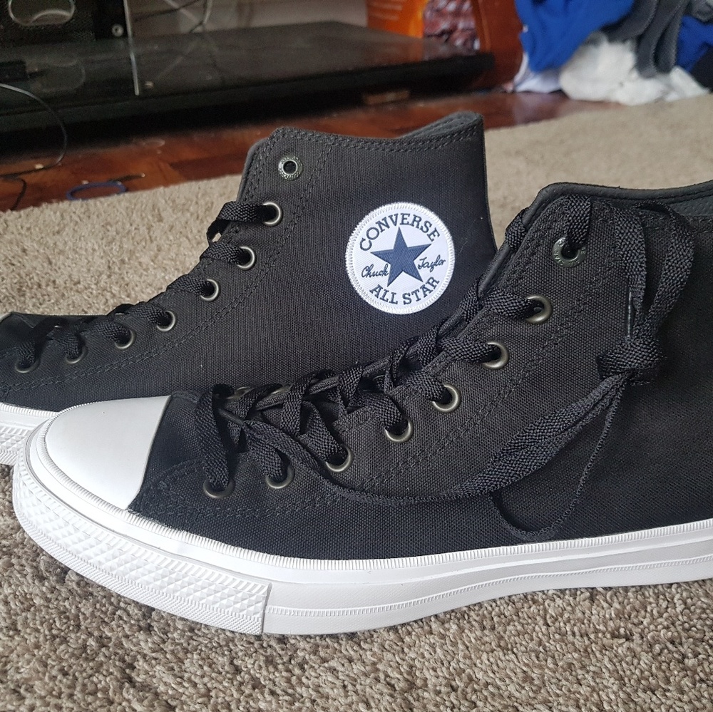 Converse 11.5. Brand new.. no box.
